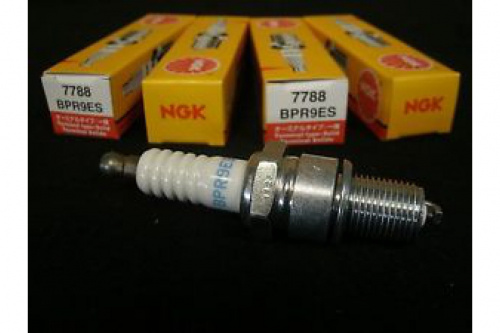 Свеча NGK BPR9ES 77880 Свеча NGK BPR9ES 77880
