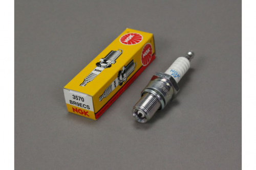 ����� NGK BR9ECS 35700